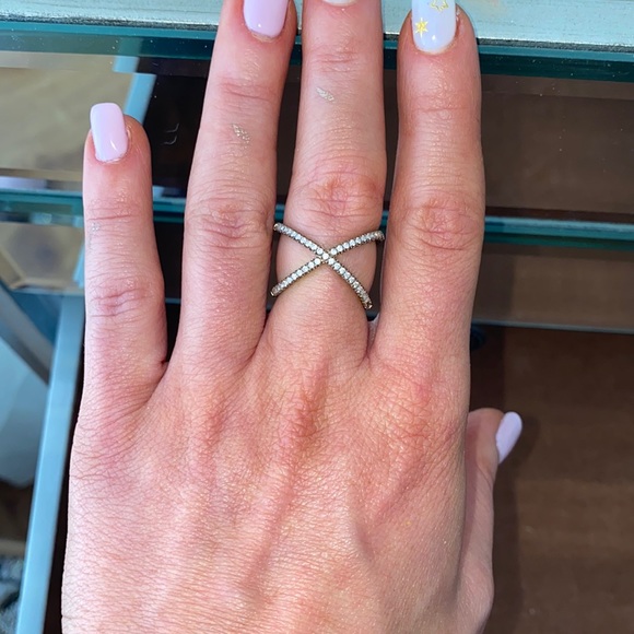 Gold ring size 7 - Picture 2 of 4